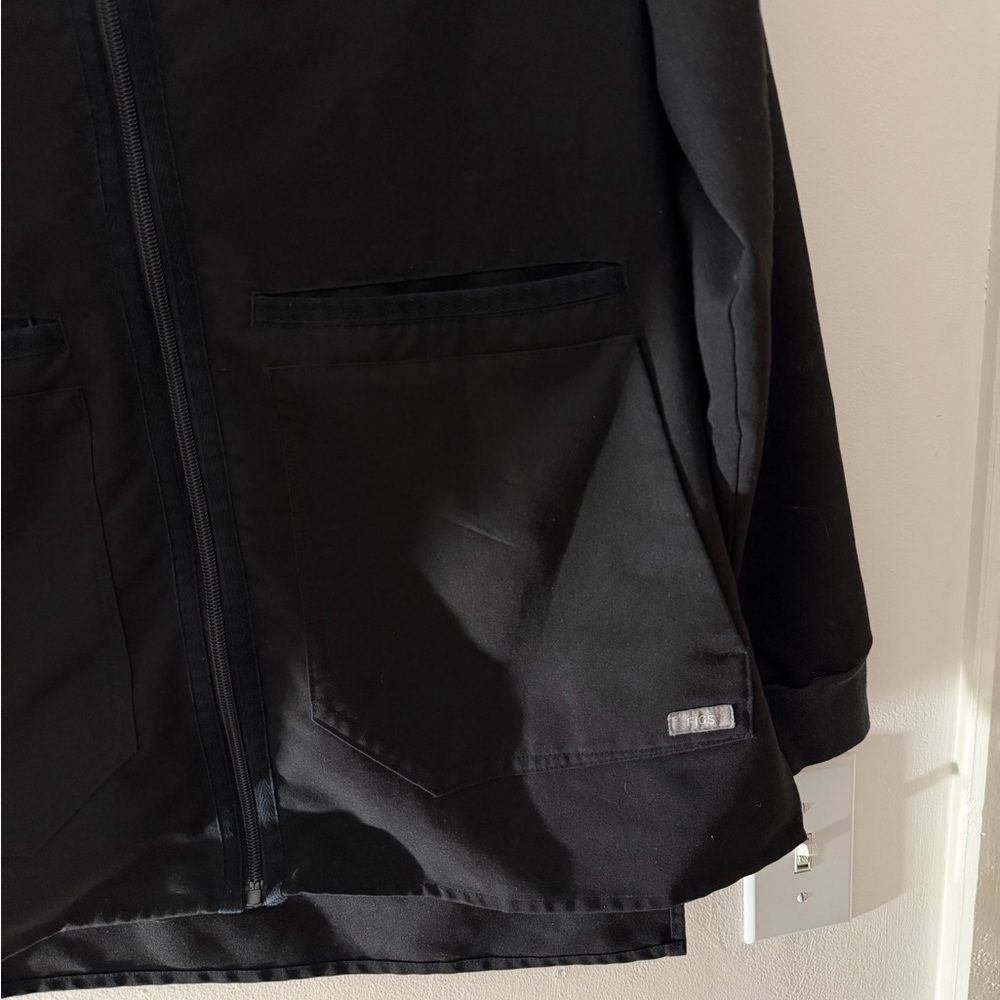 Figs Technical Collection Bellery Scrub Jacket in Black Size Medium Workwear - Picture 5 of 16